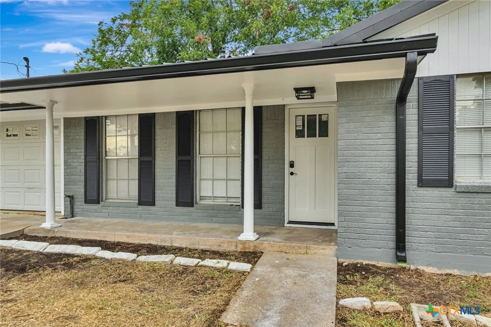 602 Market Street Hallettsville, TX 77964