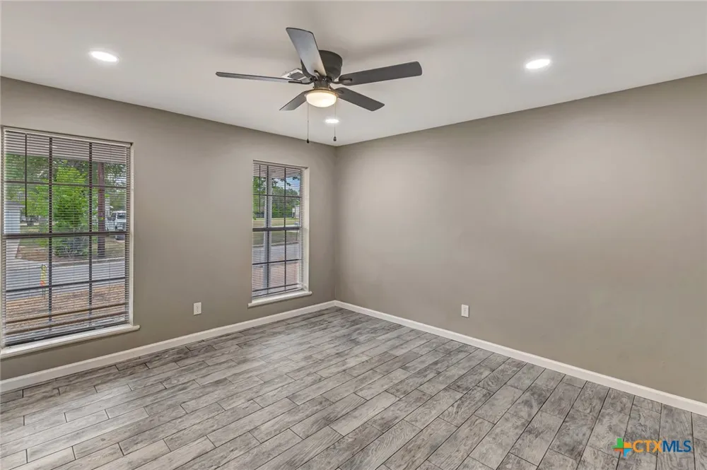 602 Market Street Hallettsville, TX 77964