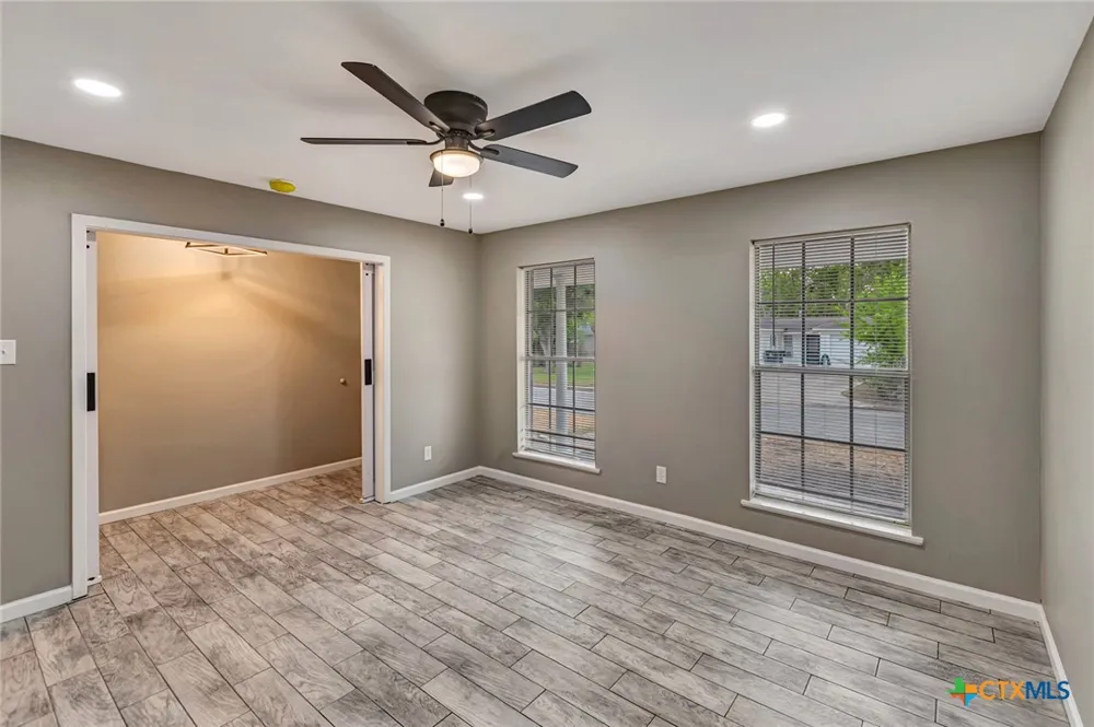602 Market Street Hallettsville, TX 77964