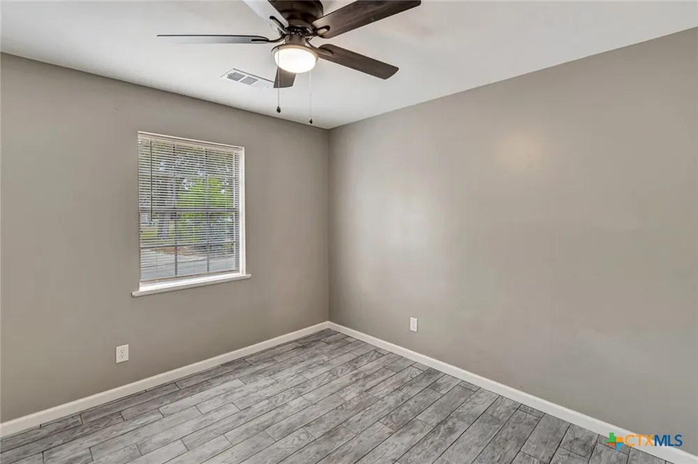 602 Market Street Hallettsville, TX 77964