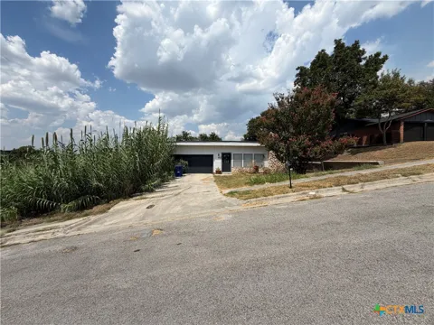 903 Davie Lee Drive