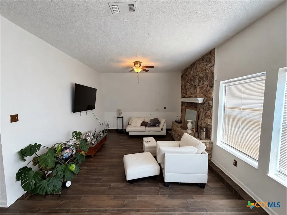 903 Davie Lee Drive Copperas Cove, TX 76522