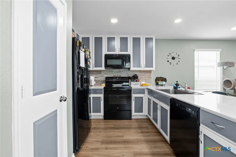 587 Commander Abbott Drive Jarrell, TX 76537