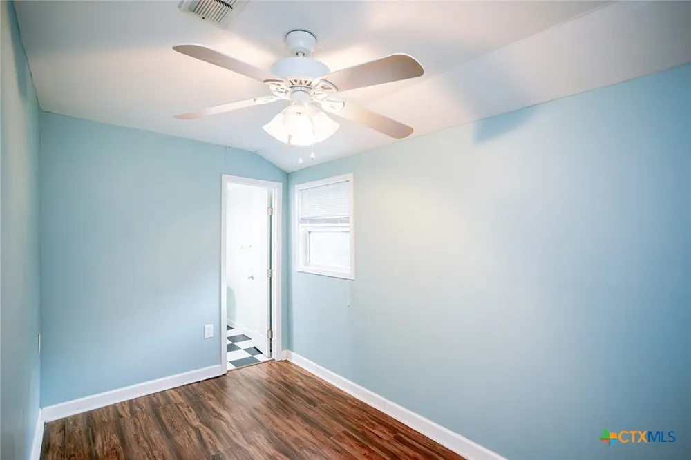 907 Craig Street Victoria, TX 77901
