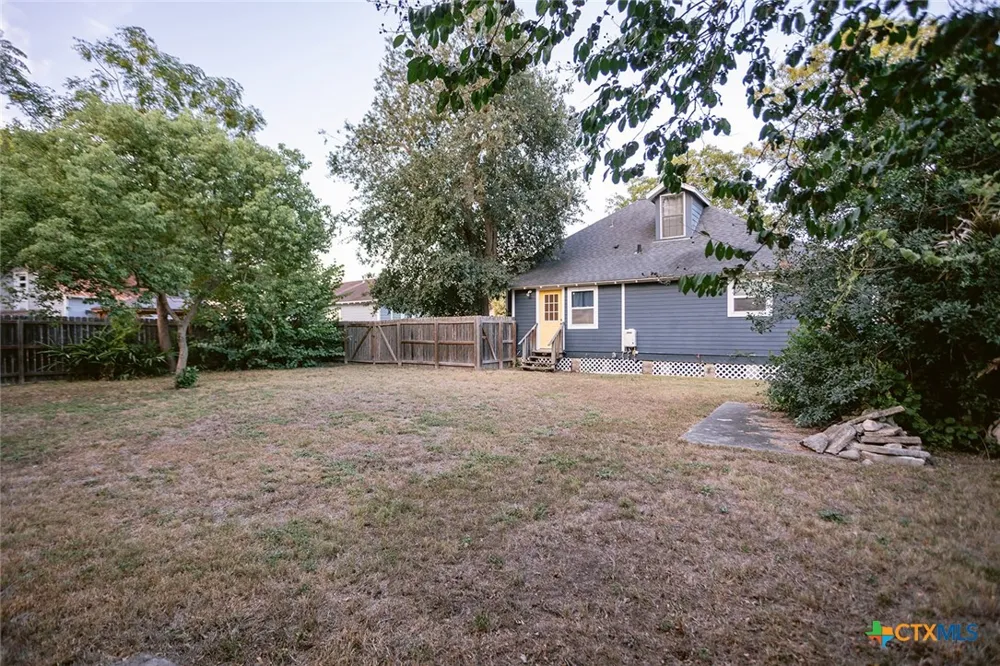 907 Craig Street Victoria, TX 77901