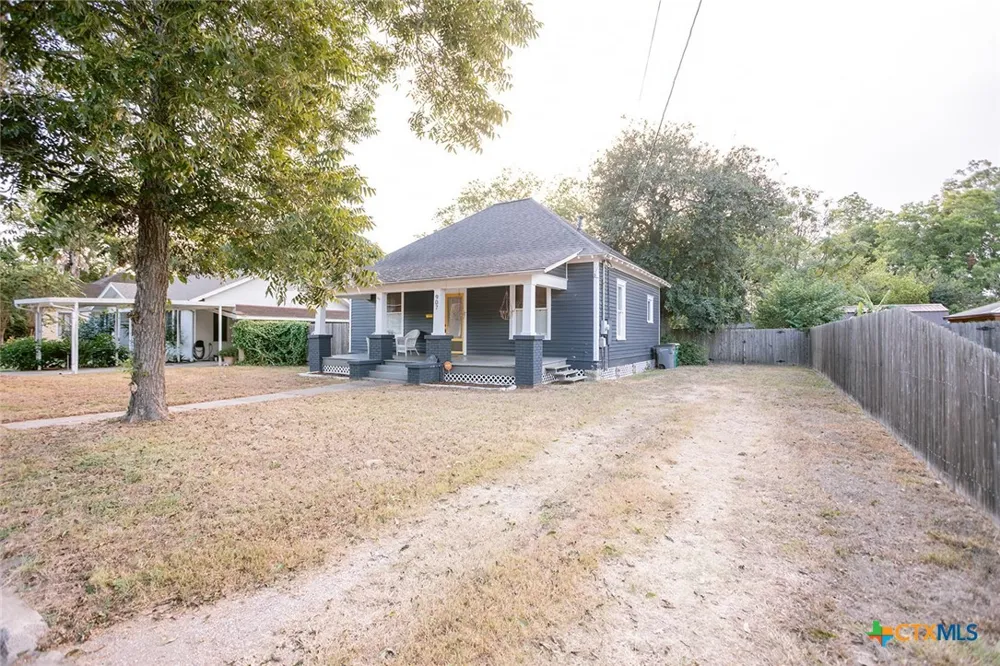 907 Craig Street Victoria, TX 77901