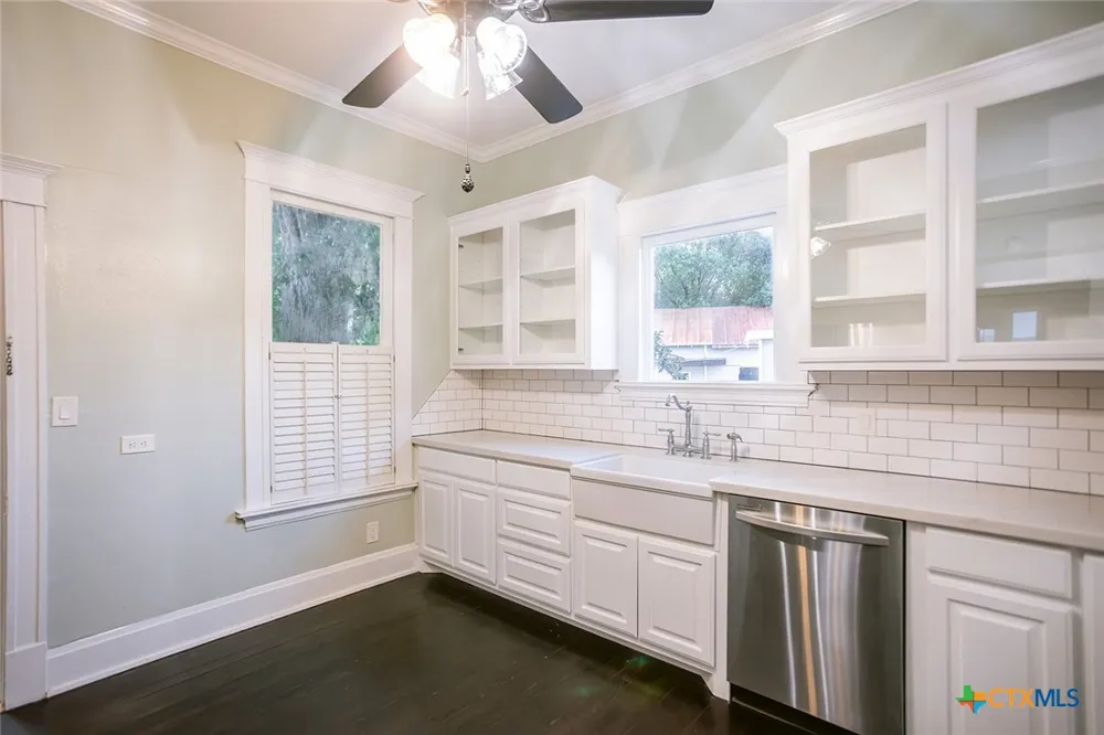 907 Craig Street Victoria, TX 77901