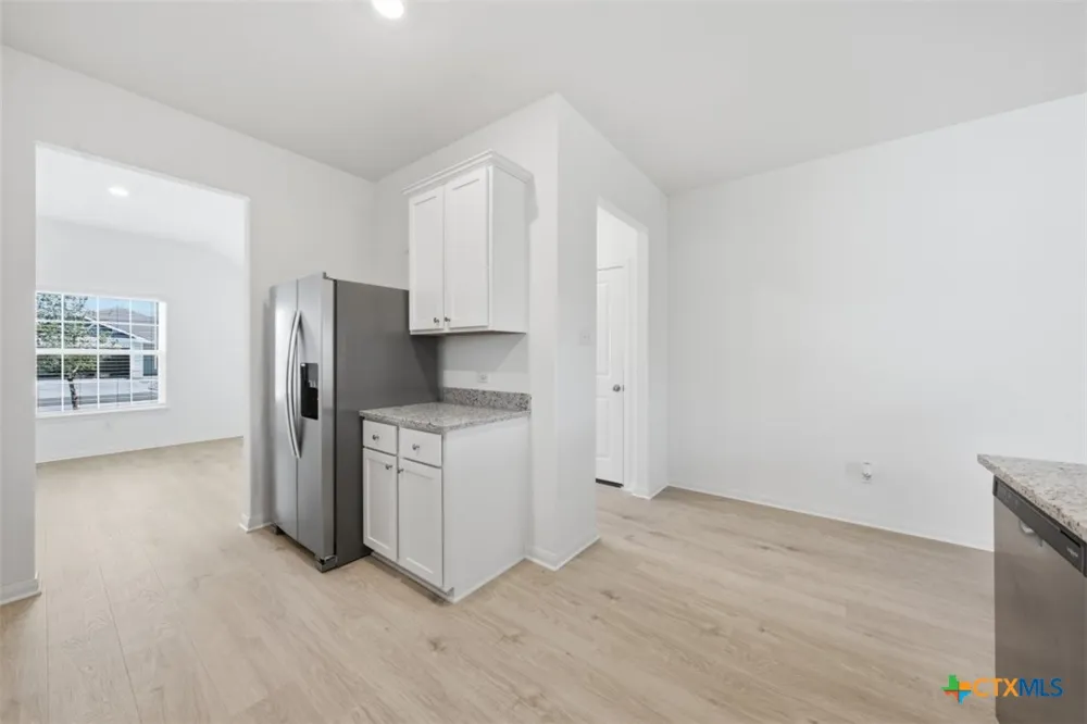 245 W Luna Blue Lane Jarrell, TX 76537