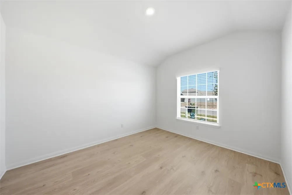 245 W Luna Blue Lane Jarrell, TX 76537