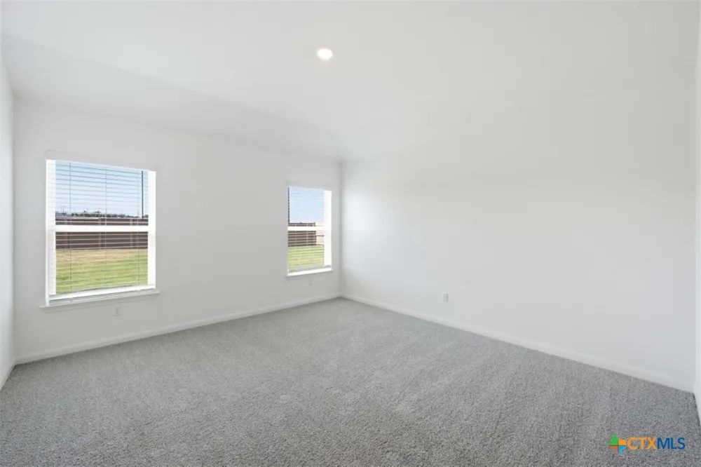 245 W Luna Blue Lane Jarrell, TX 76537