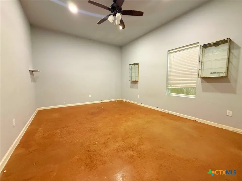 117 S Emma #A Bartlett, TX 76511