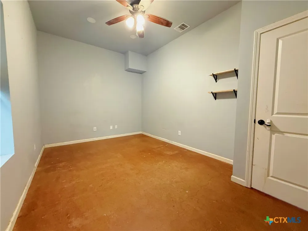 117 S Emma #A Bartlett, TX 76511