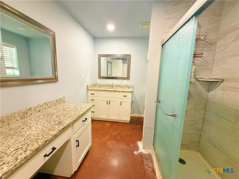 117 S Emma #A Bartlett, TX 76511