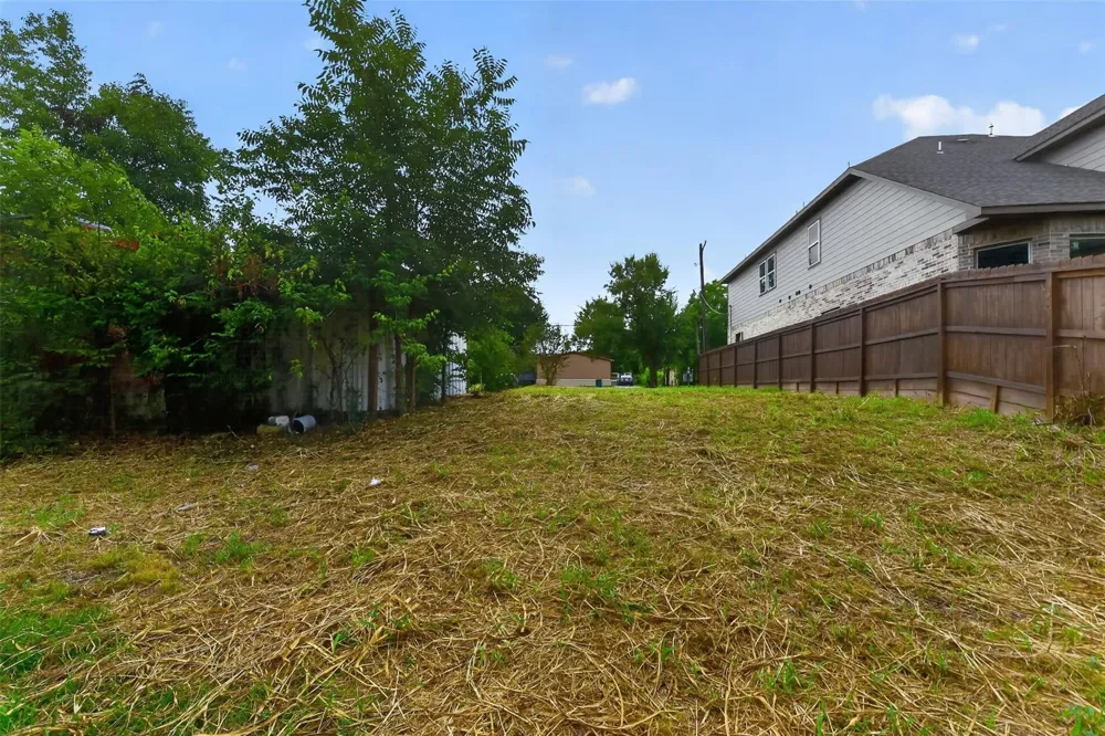 206 West Thomas Avenue Pasadena, TX 77506