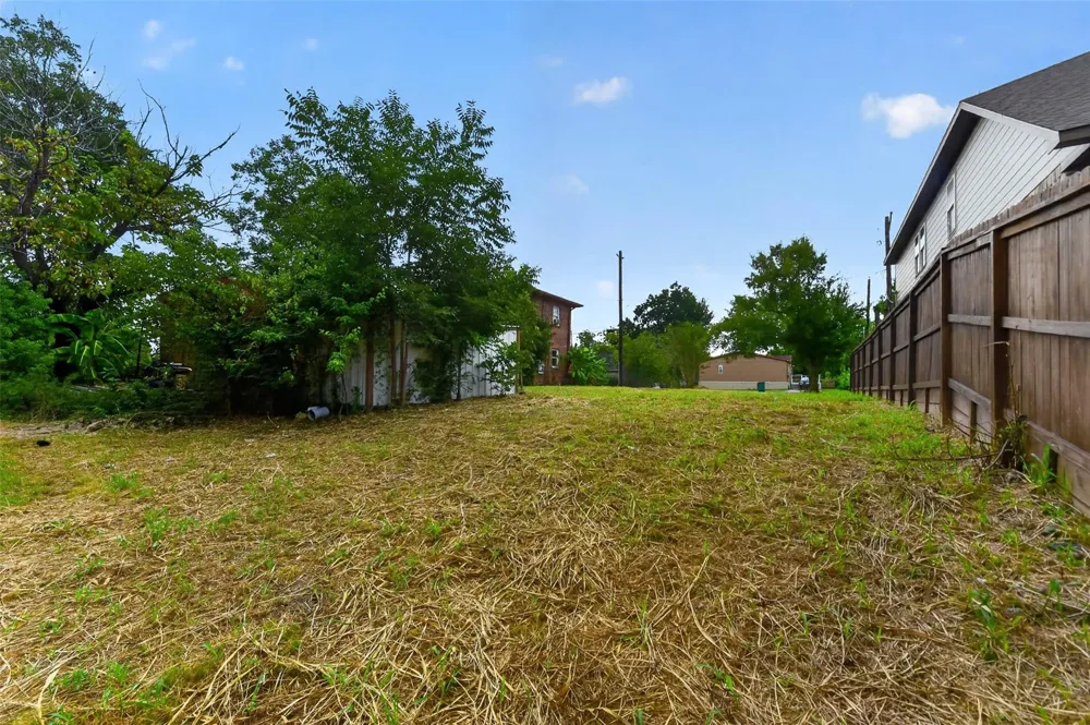 206 West Thomas Avenue Pasadena, TX 77506