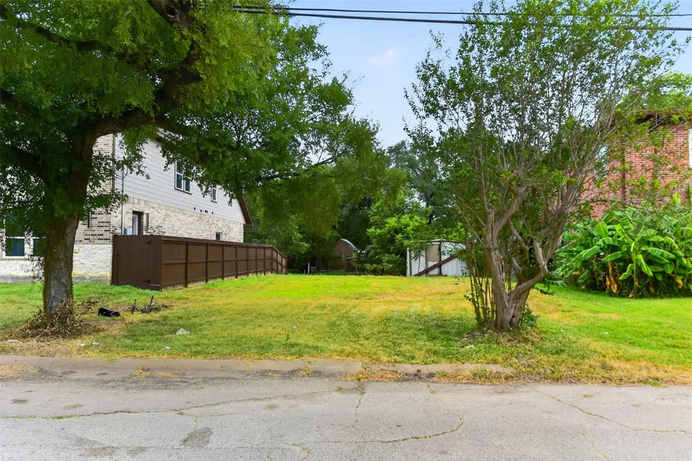 206 West Thomas Avenue Pasadena, TX 77506