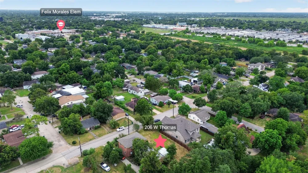 206 West Thomas Avenue Pasadena, TX 77506