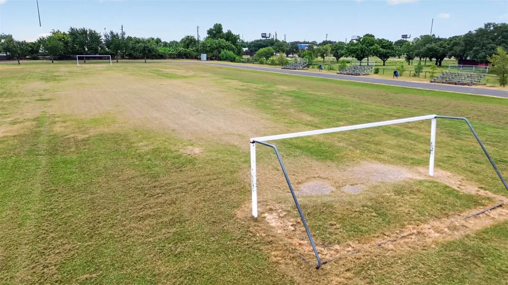 206 West Thomas Avenue Pasadena, TX 77506