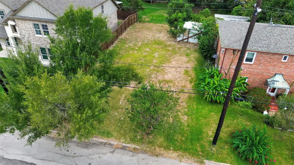 206 West Thomas Avenue Pasadena, TX 77506