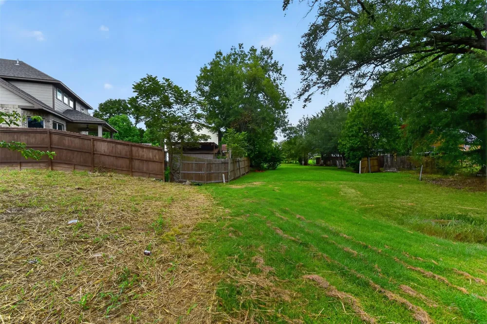 206 West Thomas Avenue Pasadena, TX 77506