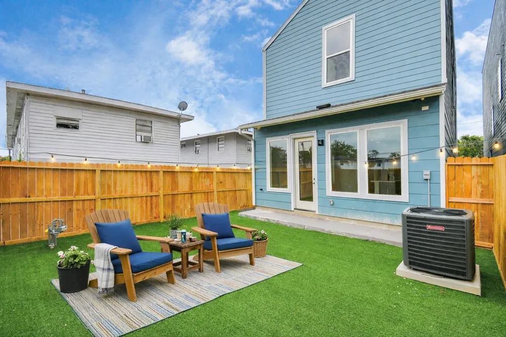 6817 Peerless Street Houston, TX 77021