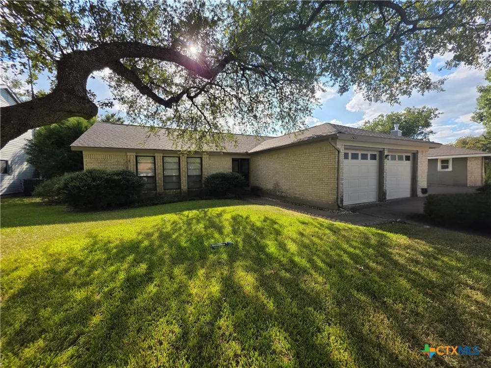 1611 E Messick Loop Round Rock, TX 78681