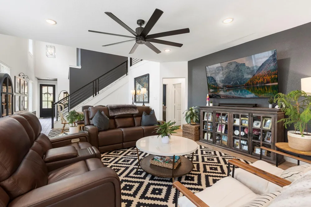 221 Sky Top Drive Montgomery, TX 77316