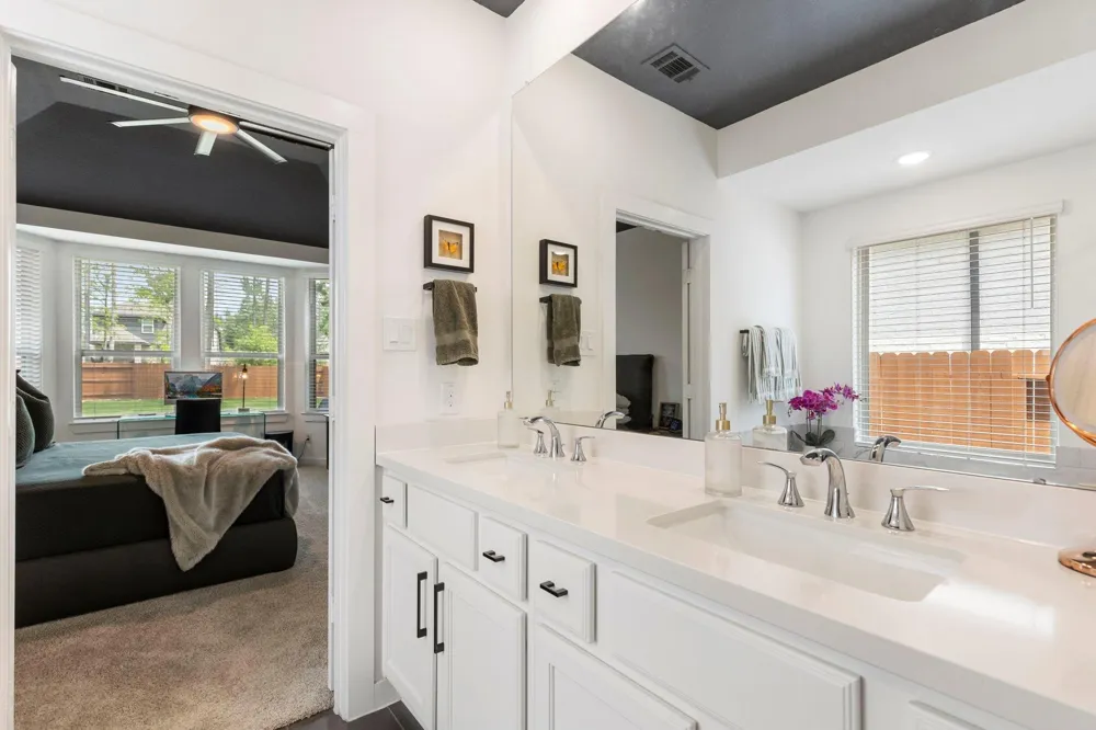 221 Sky Top Drive Montgomery, TX 77316