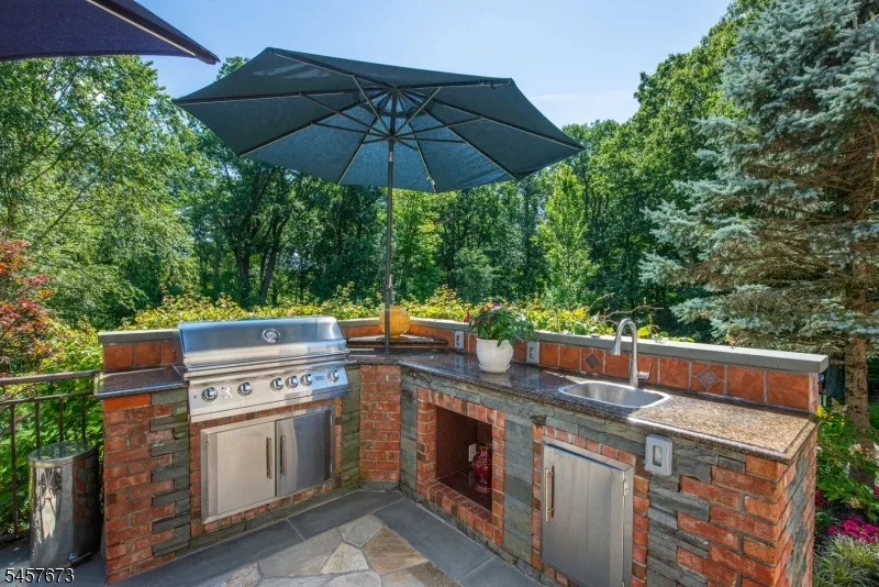 3 Red Oak Ln Rockaway, NJ 07866