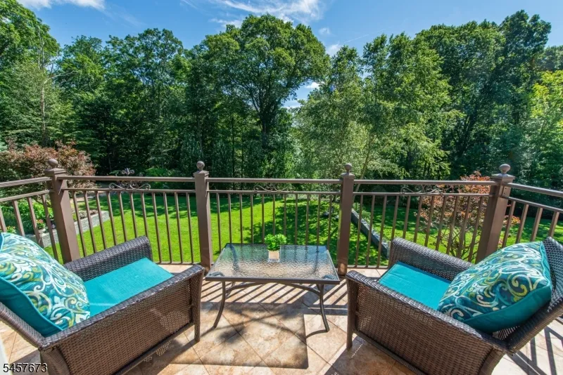 3 Red Oak Ln Rockaway, NJ 07866