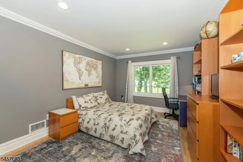 3 Red Oak Ln Rockaway, NJ 07866