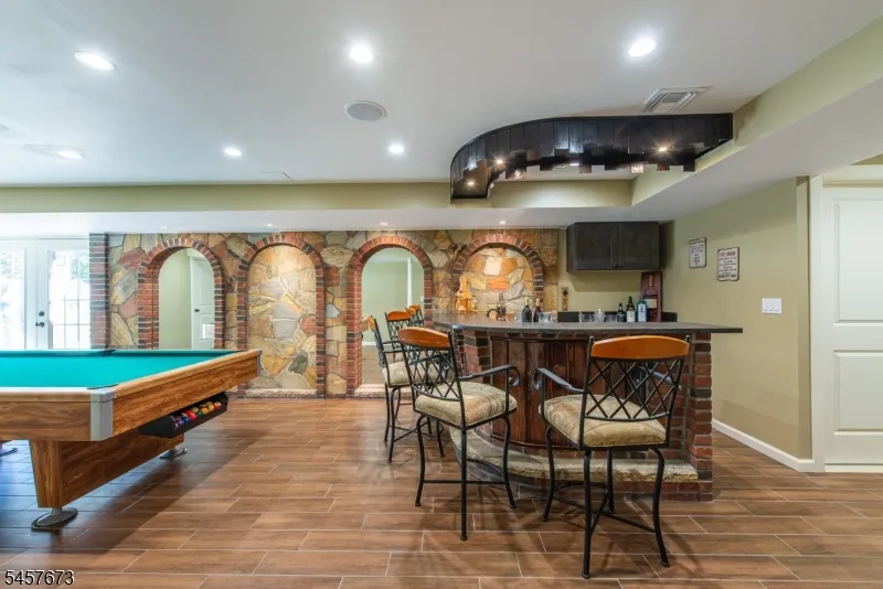 3 Red Oak Ln Rockaway, NJ 07866