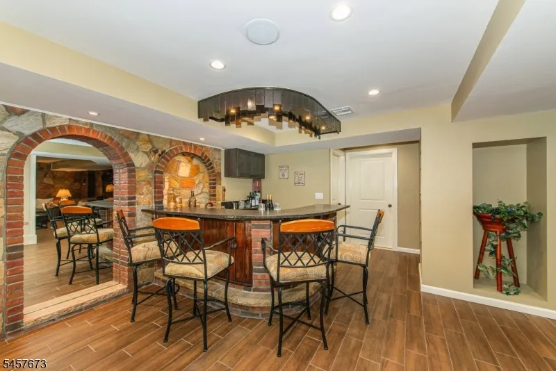 3 Red Oak Ln Rockaway, NJ 07866