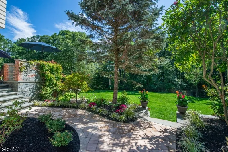 3 Red Oak Ln Rockaway, NJ 07866