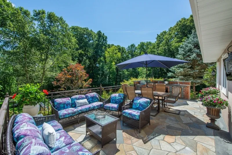 3 Red Oak Ln Rockaway, NJ 07866