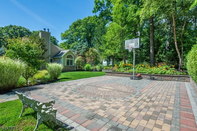 3 Red Oak Ln Rockaway, NJ 07866