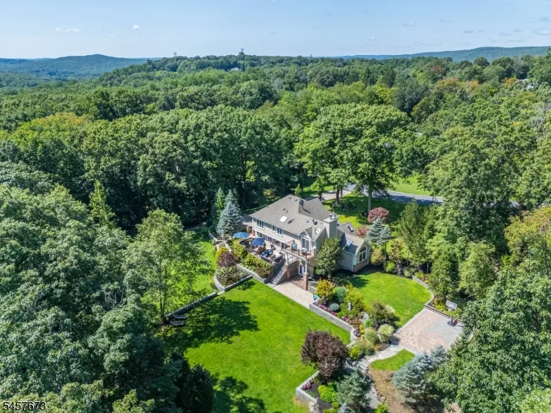 3 Red Oak Ln Rockaway, NJ 07866