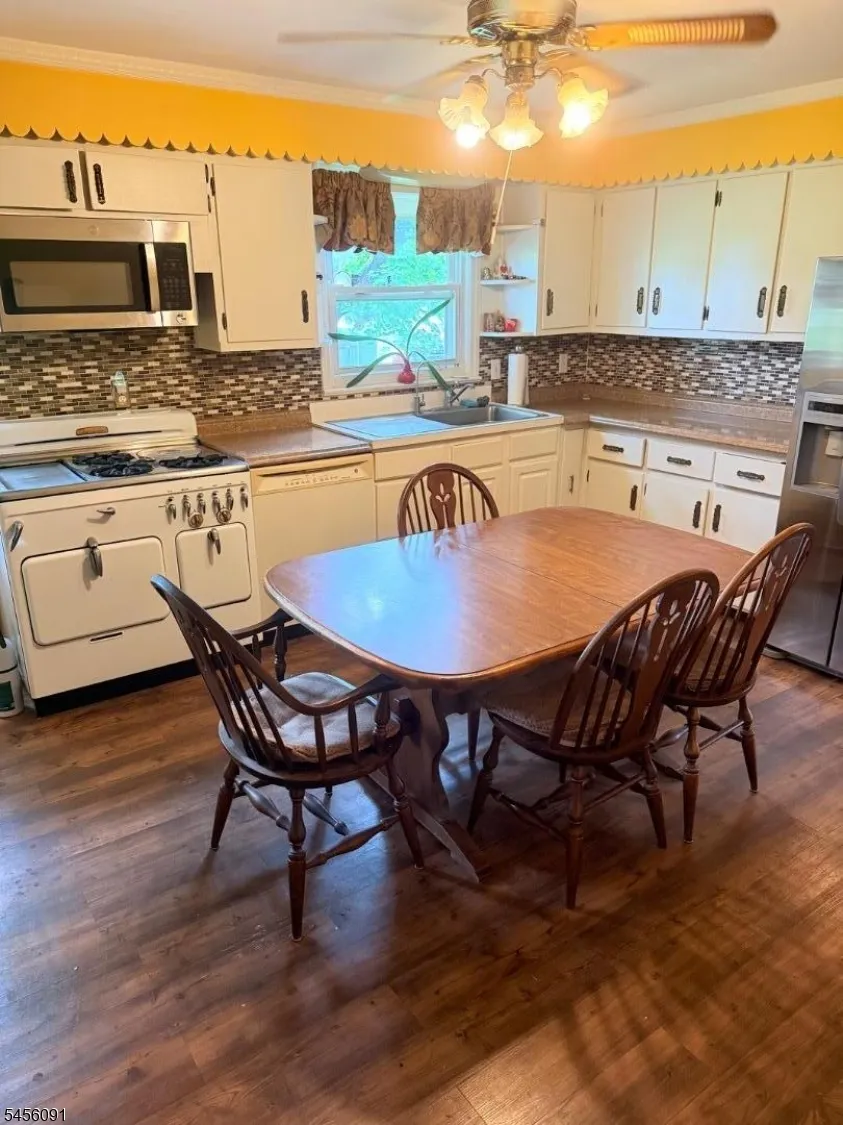 322 CEDAR GROVE LANE Franklin, NJ 08873