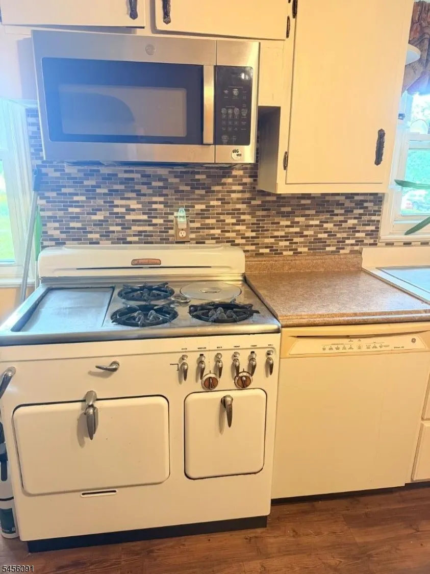 322 CEDAR GROVE LANE Franklin, NJ 08873