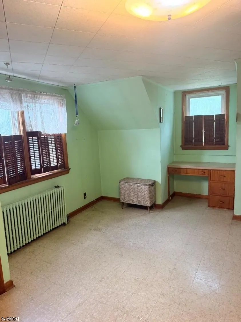 322 CEDAR GROVE LANE Franklin, NJ 08873
