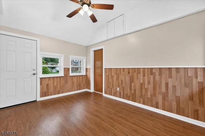 2101 Summit Ter Linden City, NJ 07036