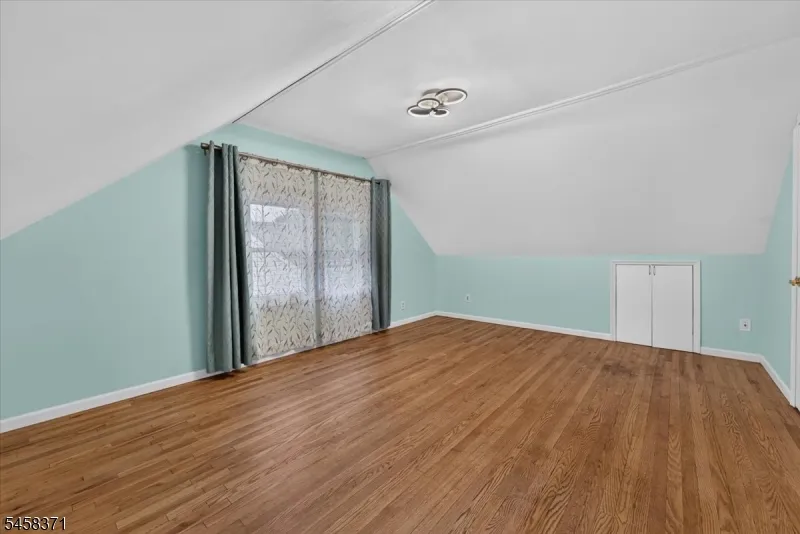 2101 Summit Ter Linden City, NJ 07036