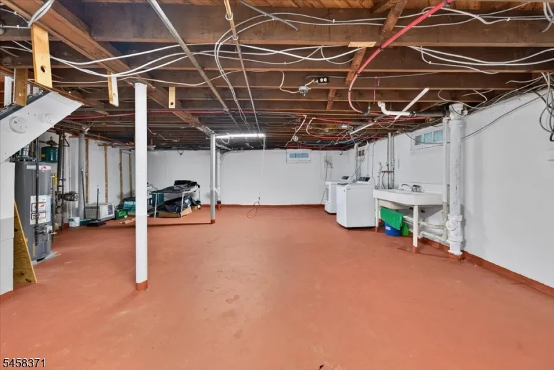 2101 Summit Ter Linden City, NJ 07036