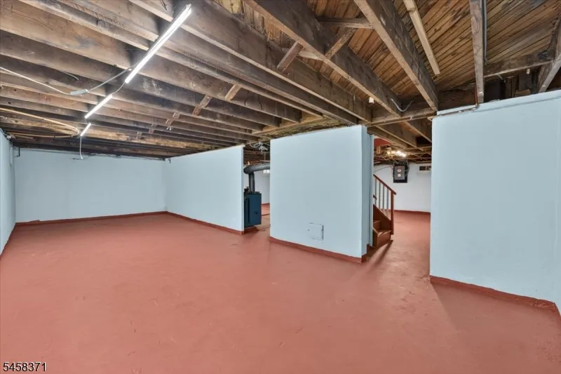 2101 Summit Ter Linden City, NJ 07036