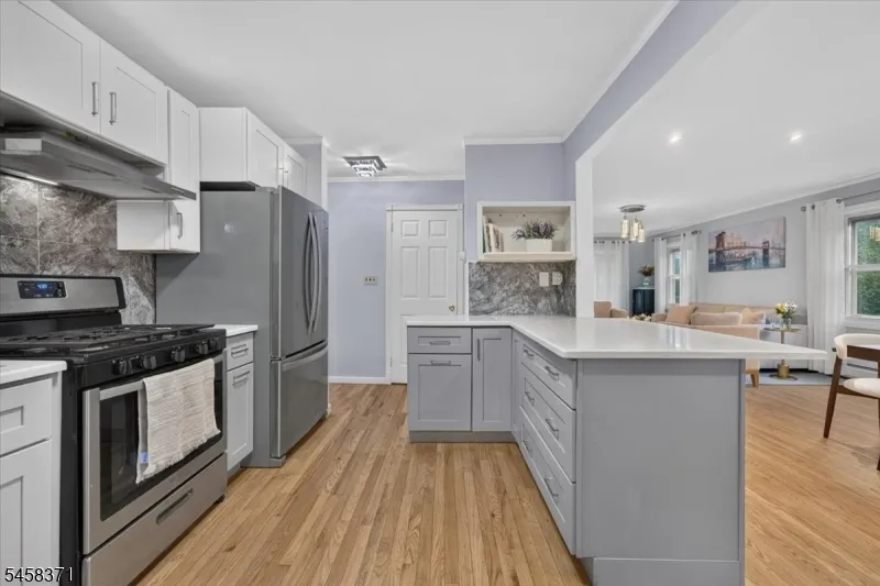 2101 Summit Ter Linden City, NJ 07036