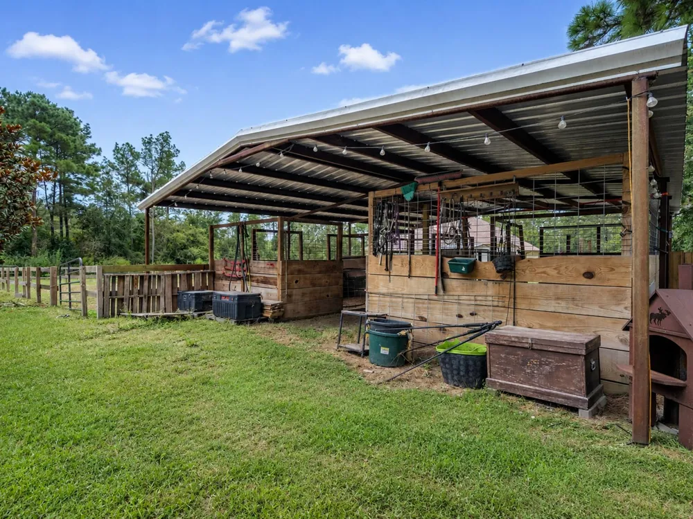 12654 Maxwell Street Willis, TX 77378