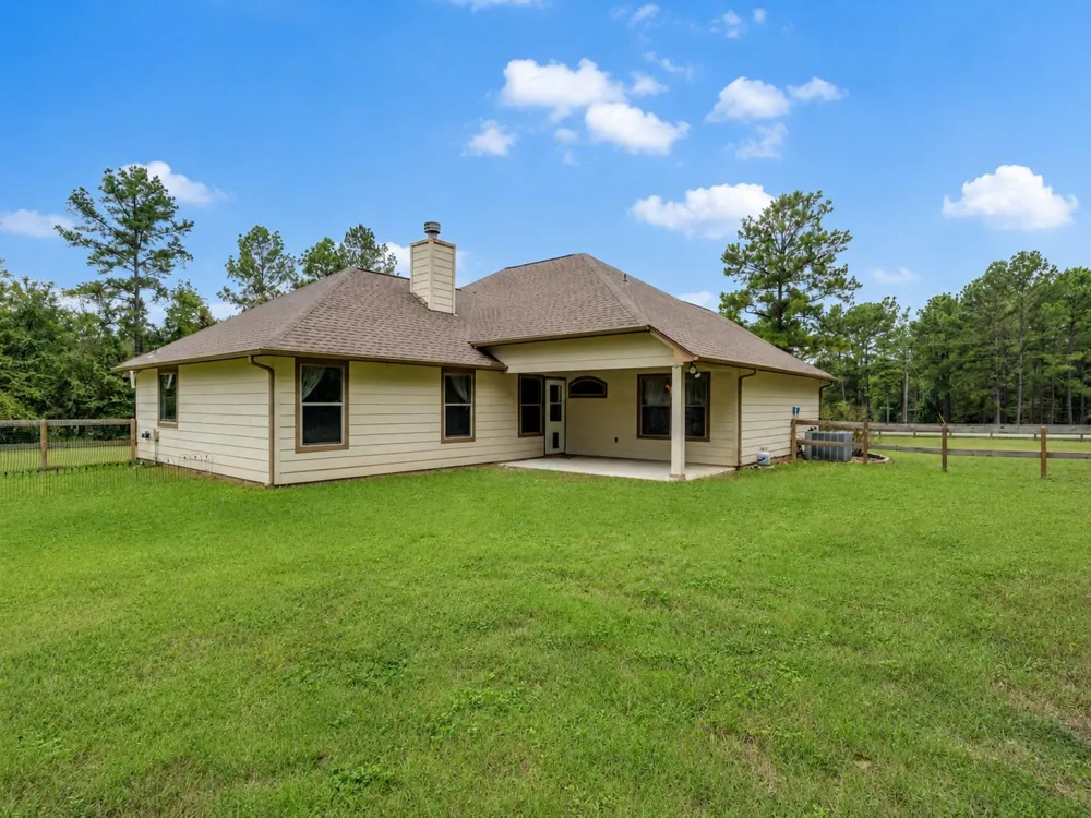 12654 Maxwell Street Willis, TX 77378