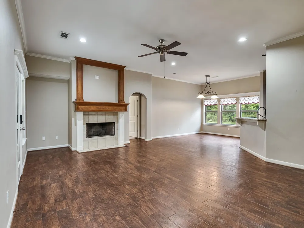 12654 Maxwell Street Willis, TX 77378