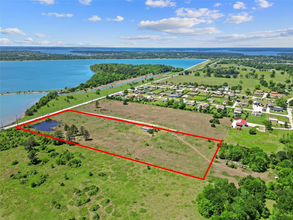 11242 Longstreet Road Willis, TX 77318