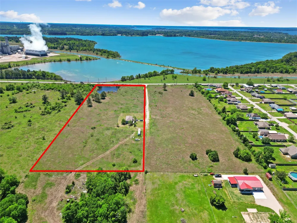 11242 Longstreet Road Willis, TX 77318